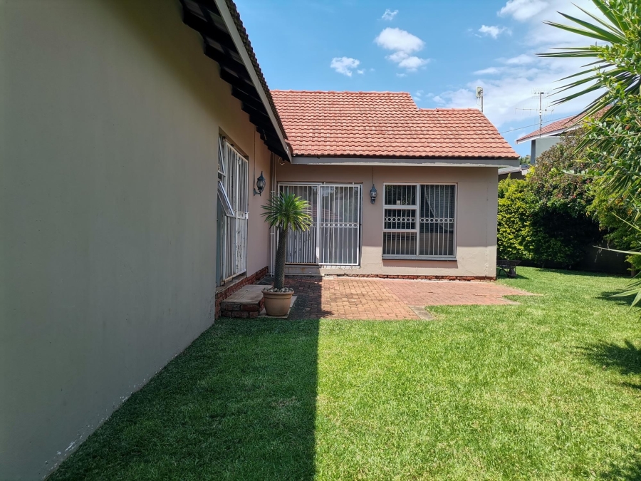 3 Bedroom Property for Sale in Safari Gardens North West